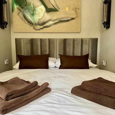 Garden - The Garage * Drahobudice