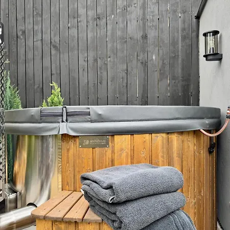 Garden - The Garage