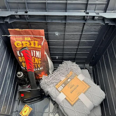 Garden - The Garage بيت للعطل *