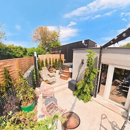 Garden - The Garage *