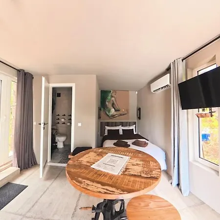 Garden - The Garage