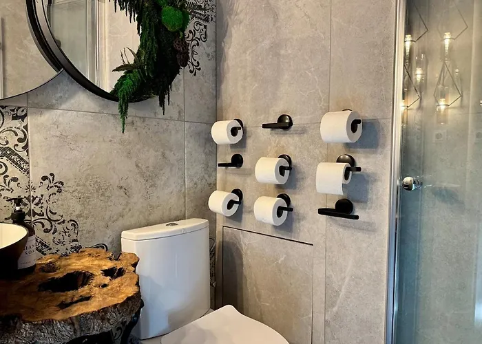 Garden - The Garage بيت للعطل Drahobudice