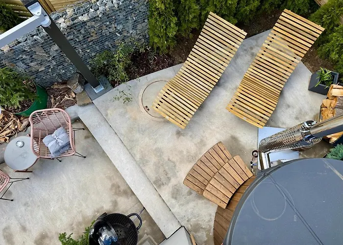 Garden - The Garage Drahobudice